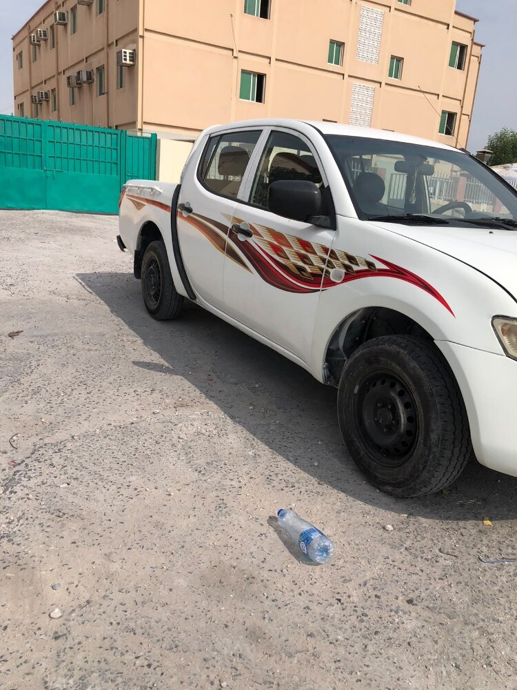 Nissan pickup - 1