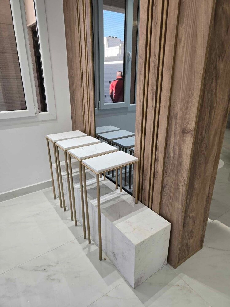 Marble and wood tables - 5