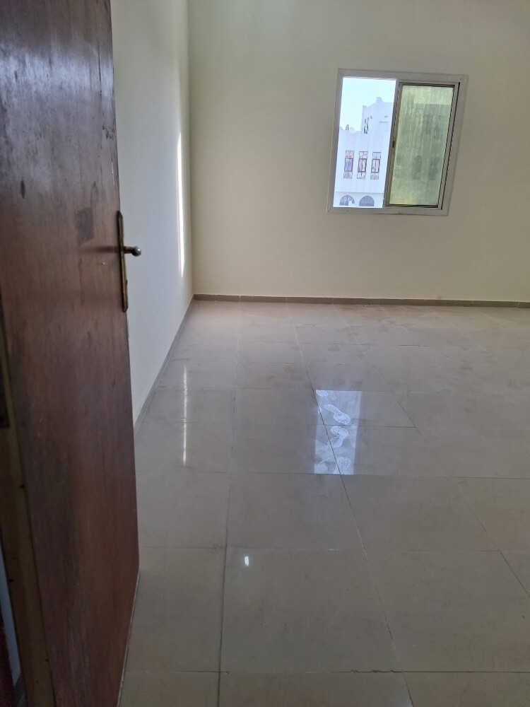wide flat in Ain Khaled no comision - 9
