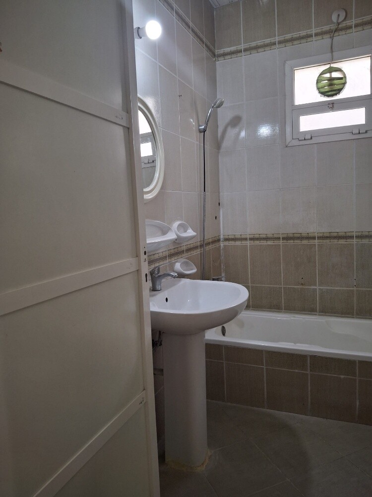 wide flat in Ain Khaled no comision - 6