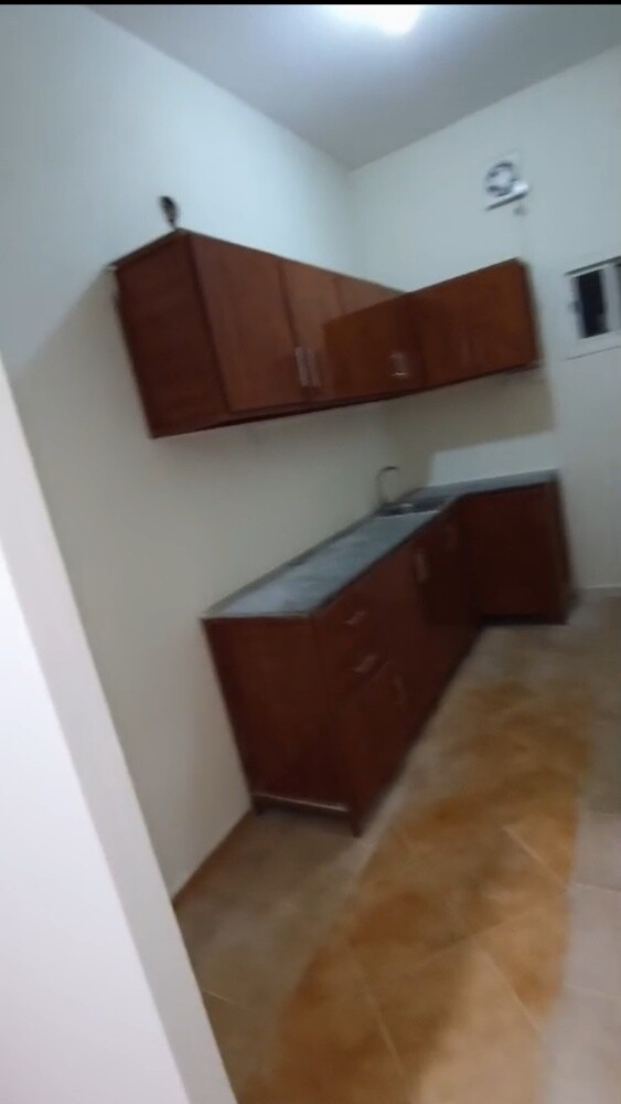 wide flat in Ain Khaled no comision - 13