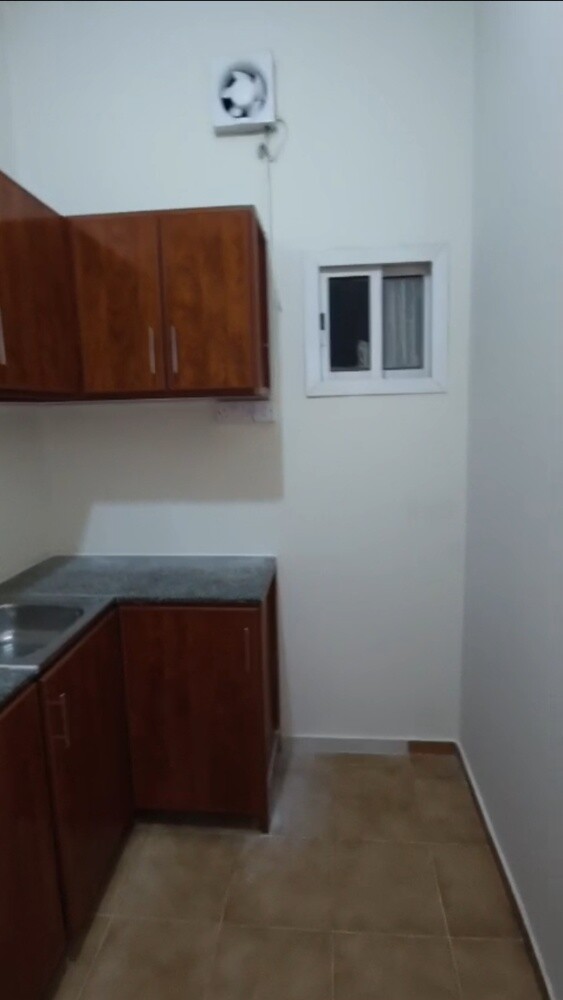 wide flat in Ain Khaled no comision - 12