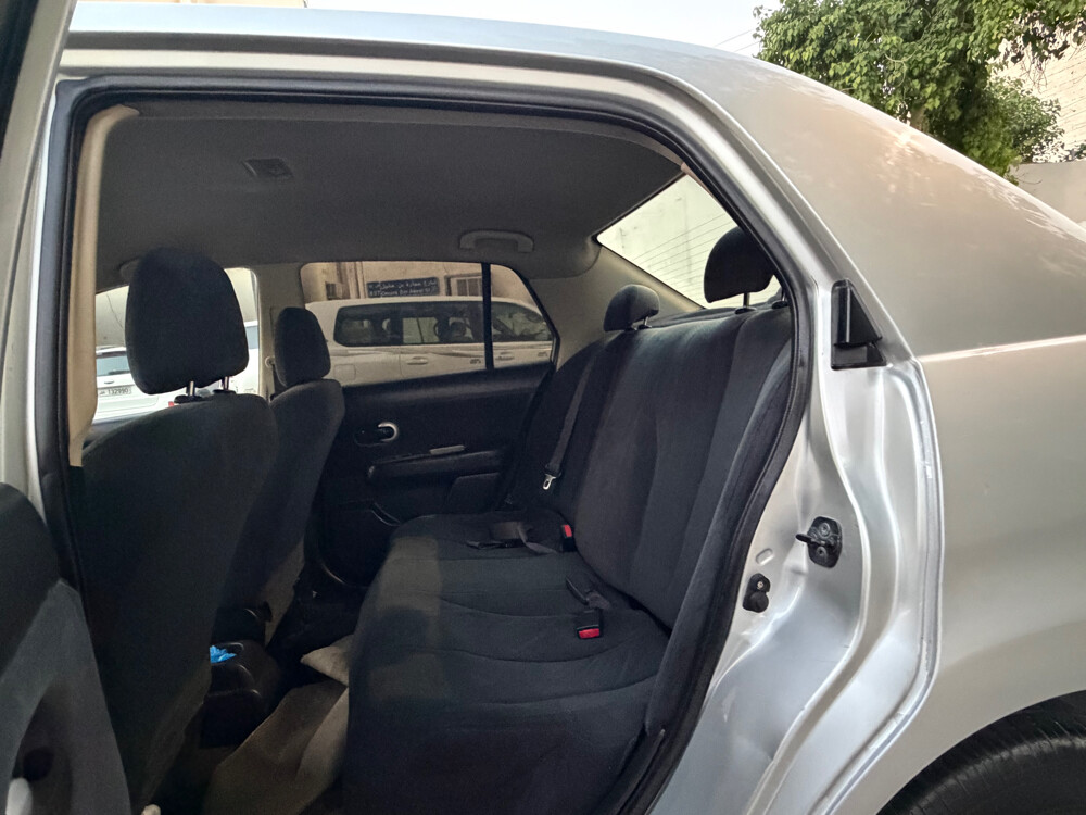 Nissan Tiida 2011 - 11