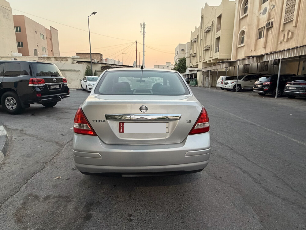 Nissan Tiida 2011 - 8
