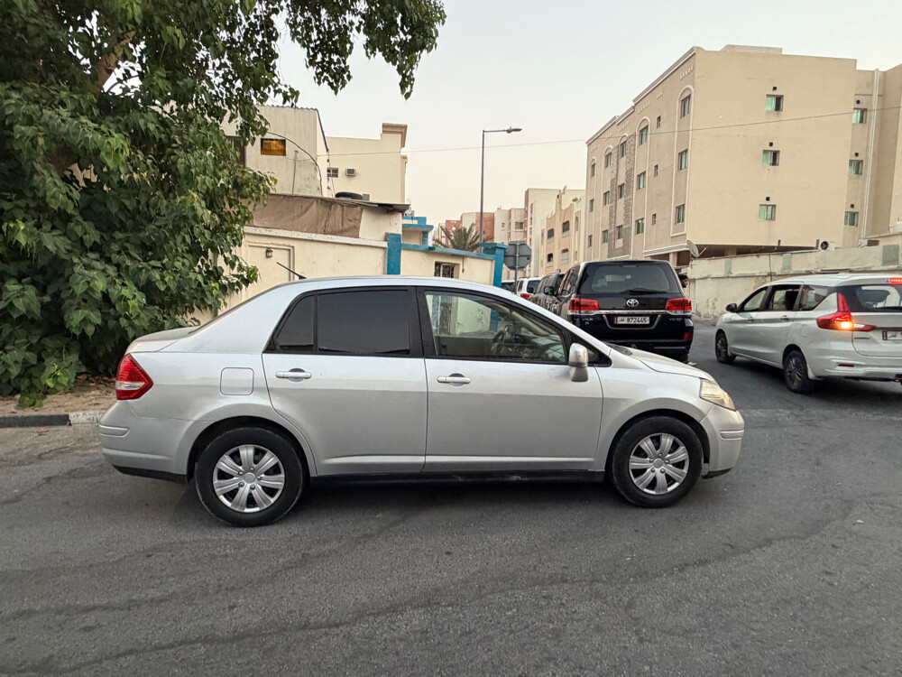 Nissan Tiida 2011 - 4