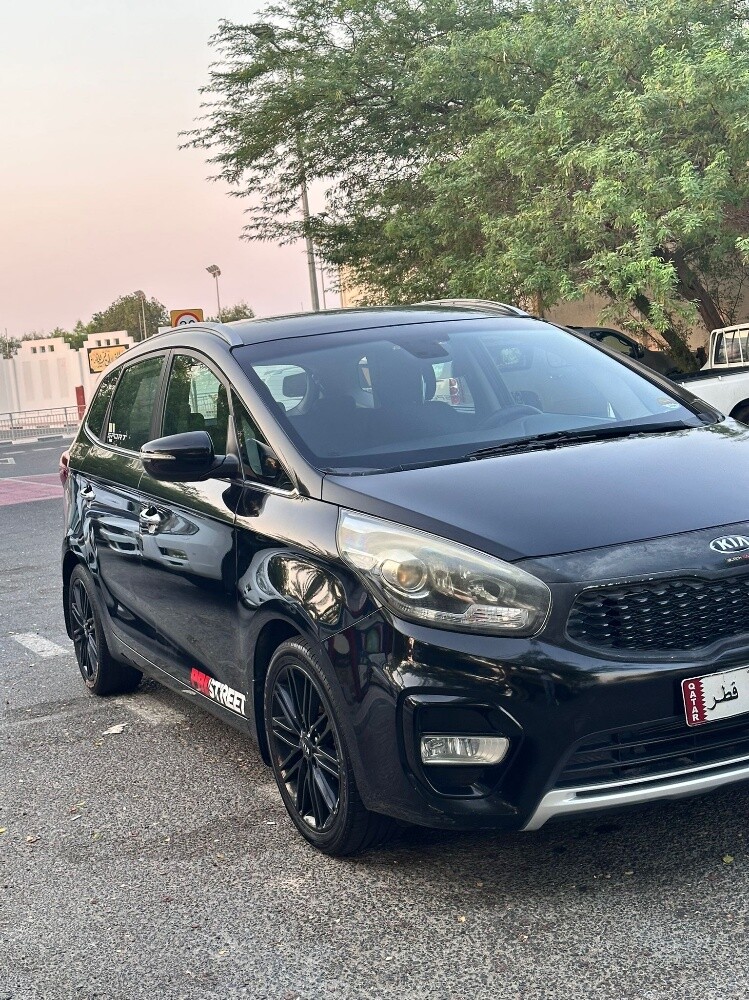 Kia carens - 1