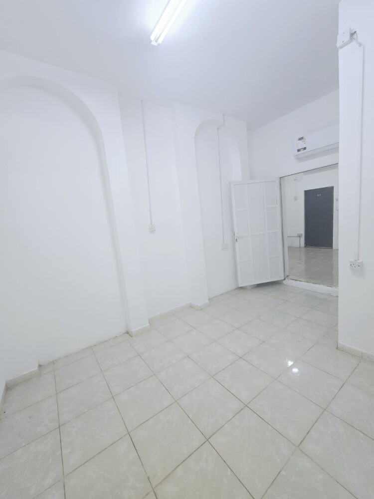 للإيجار غرفه وصاله وحمام ومطبخ - 2