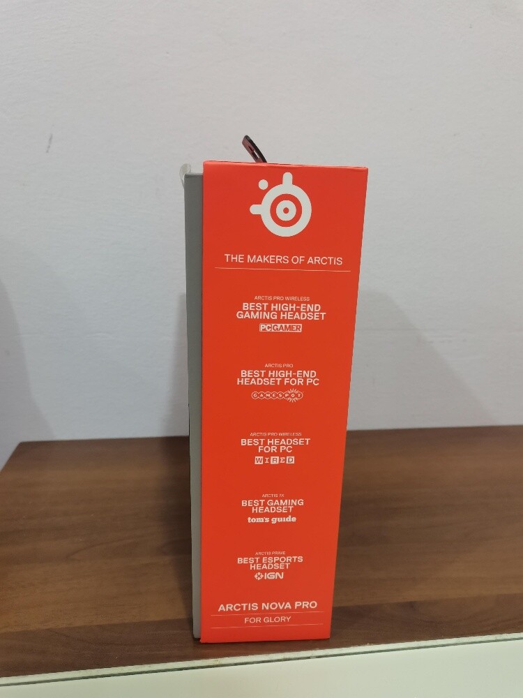SteelSeries artic nova pro like new - 5