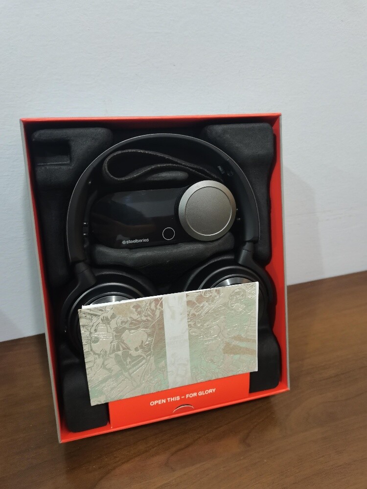 SteelSeries artic nova pro like new - 4