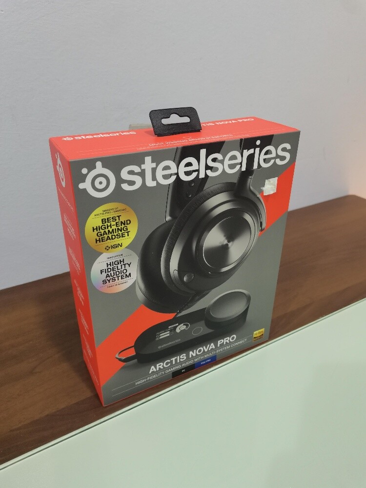 SteelSeries artic nova pro like new - 3