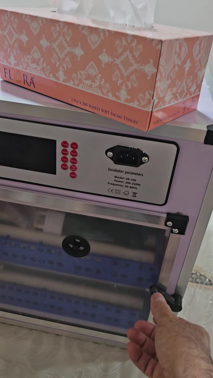 Full Automatic Incubator 136 Eggs - 1