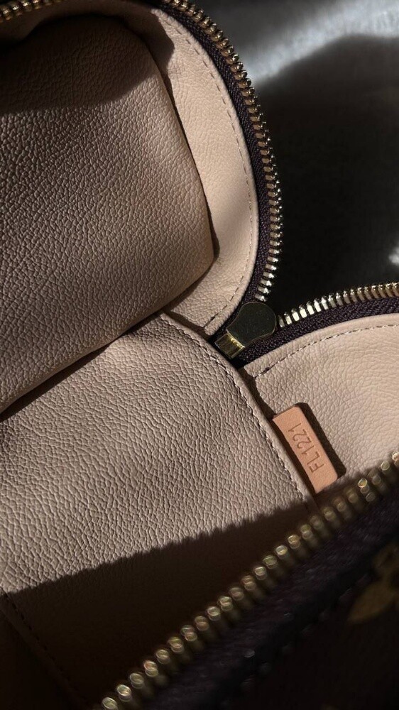 Louis Vuitton Trio Messenger - 6