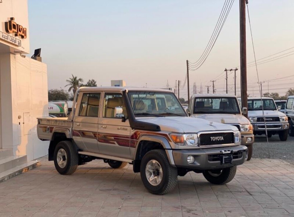 LC 70 pickup 4 doors - 1