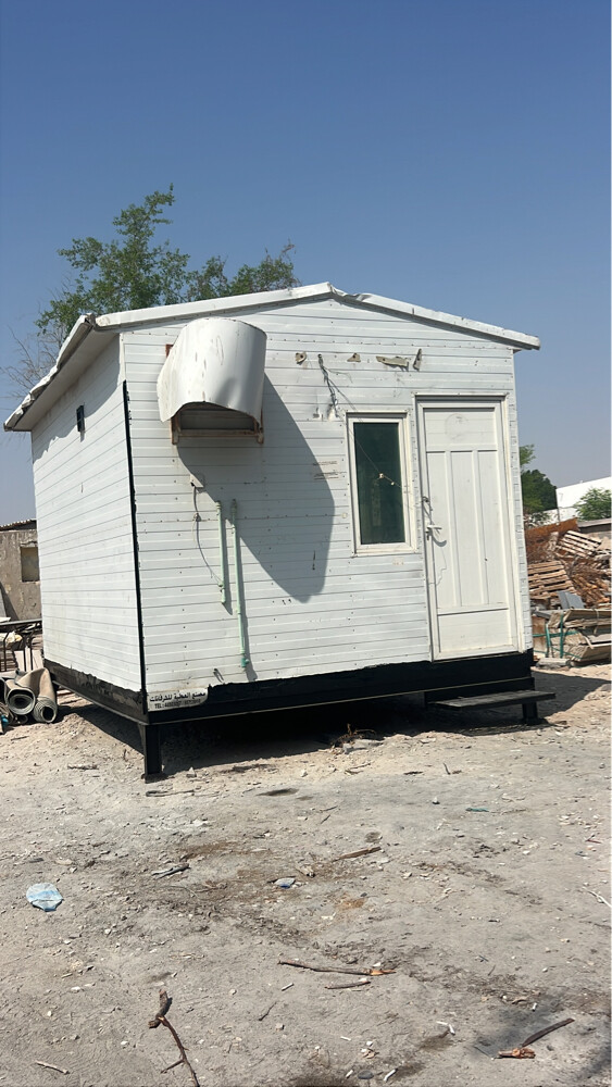 برتكبن 4في 3متر يوجد حمام  - 1