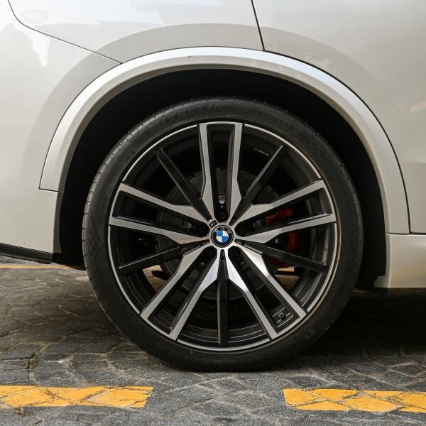 ببي إم دبليو إكس 5 إم 50 آي - 5