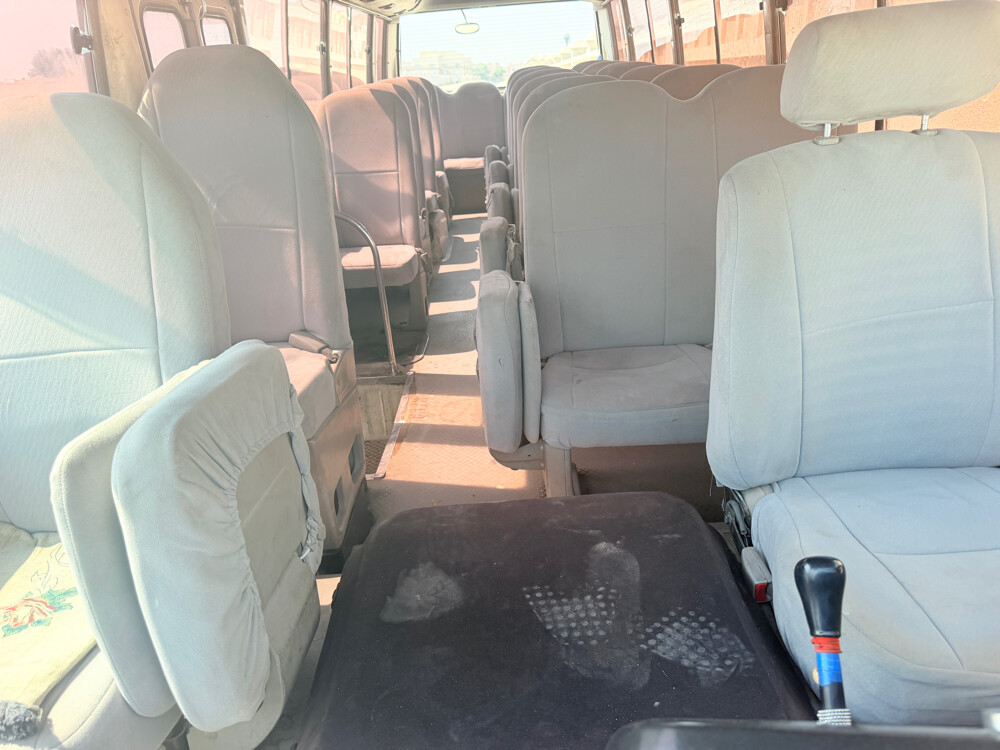 Toyota Coaster 2015 petrol 30seats  - 5