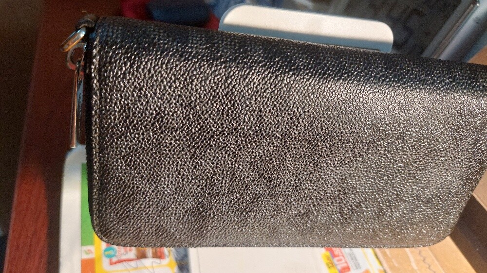 Kors clutch wallet - 4