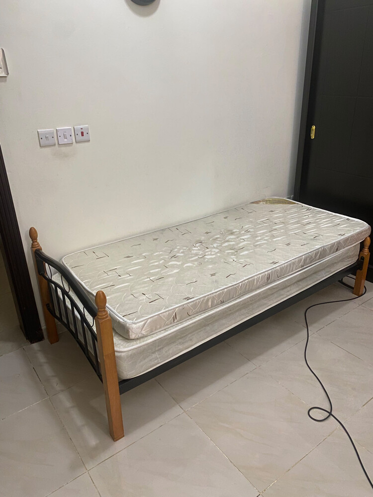 single bed with 2 mattresses - 4