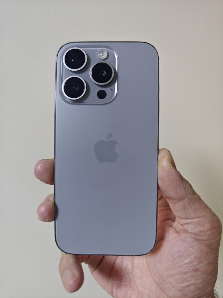 iphne 15 pro 256gb - 1