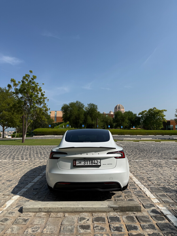 Tesla Model 3 Long Range - 3