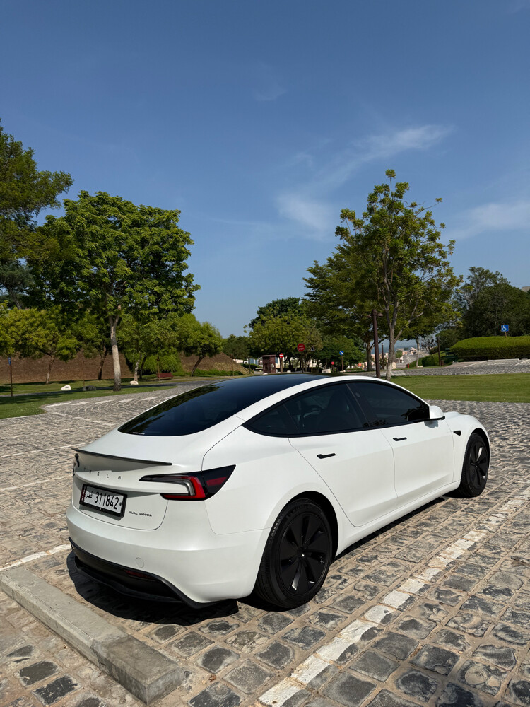 Tesla Model 3 Long Range - 5
