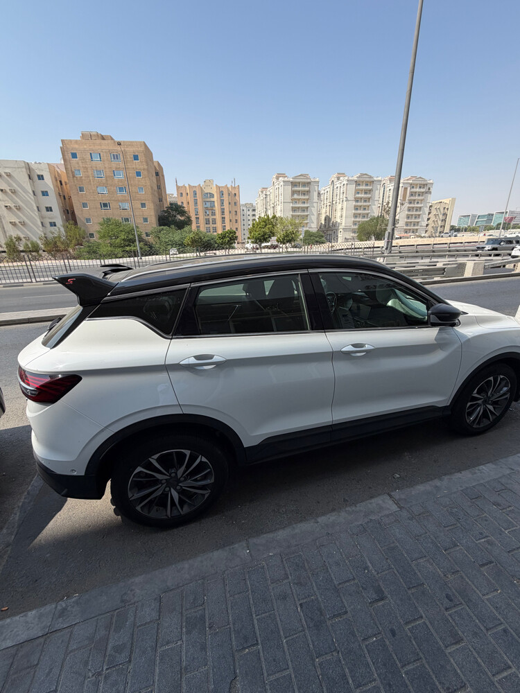 geely coolray - 4