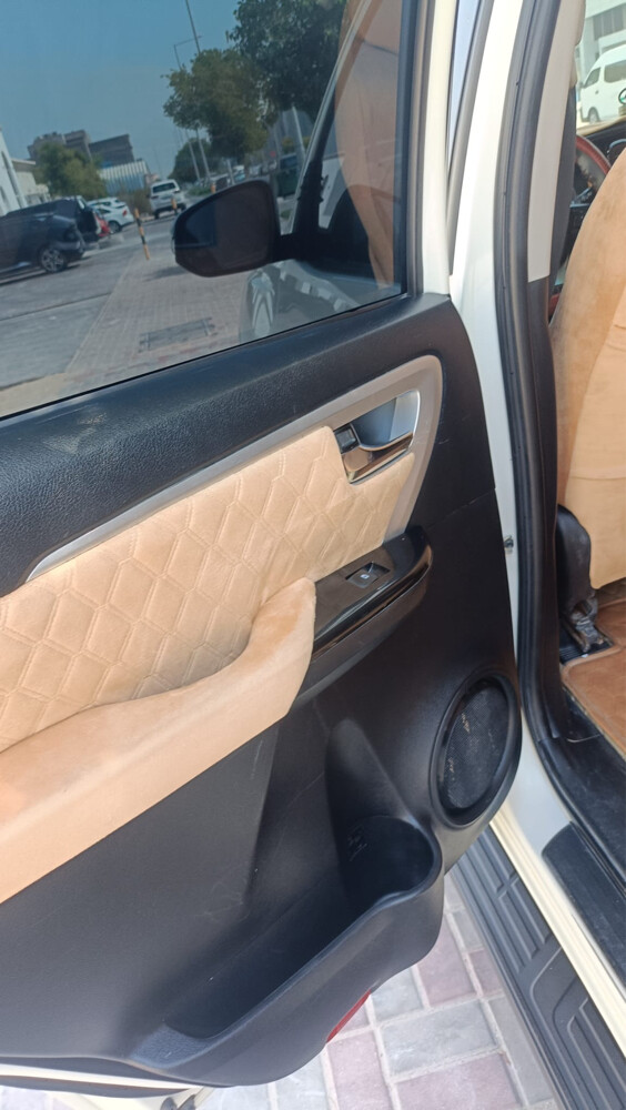 TOYOTA FORTUNER - 5