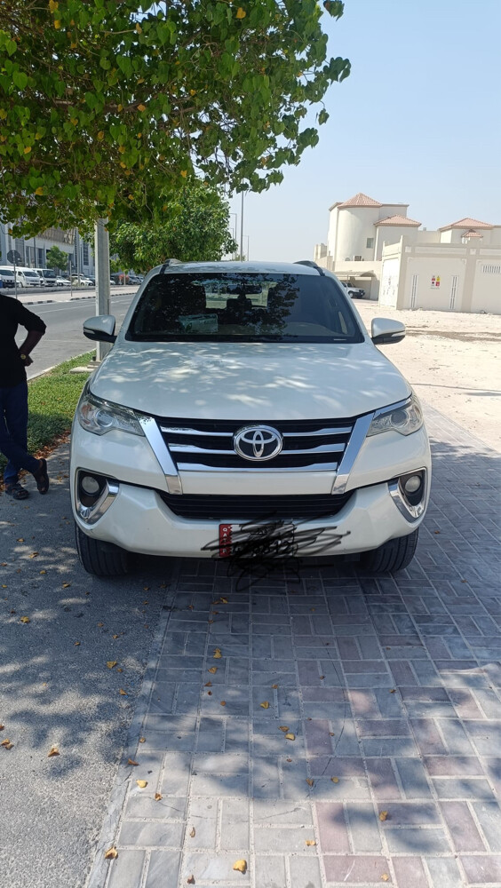 TOYOTA FORTUNER - 2