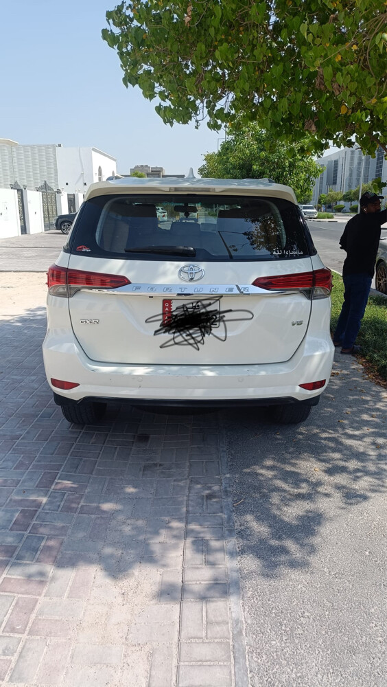 TOYOTA FORTUNER - 10