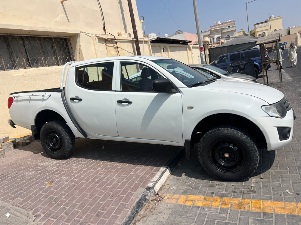 Mitsubishi L200 Model 2009 - 2