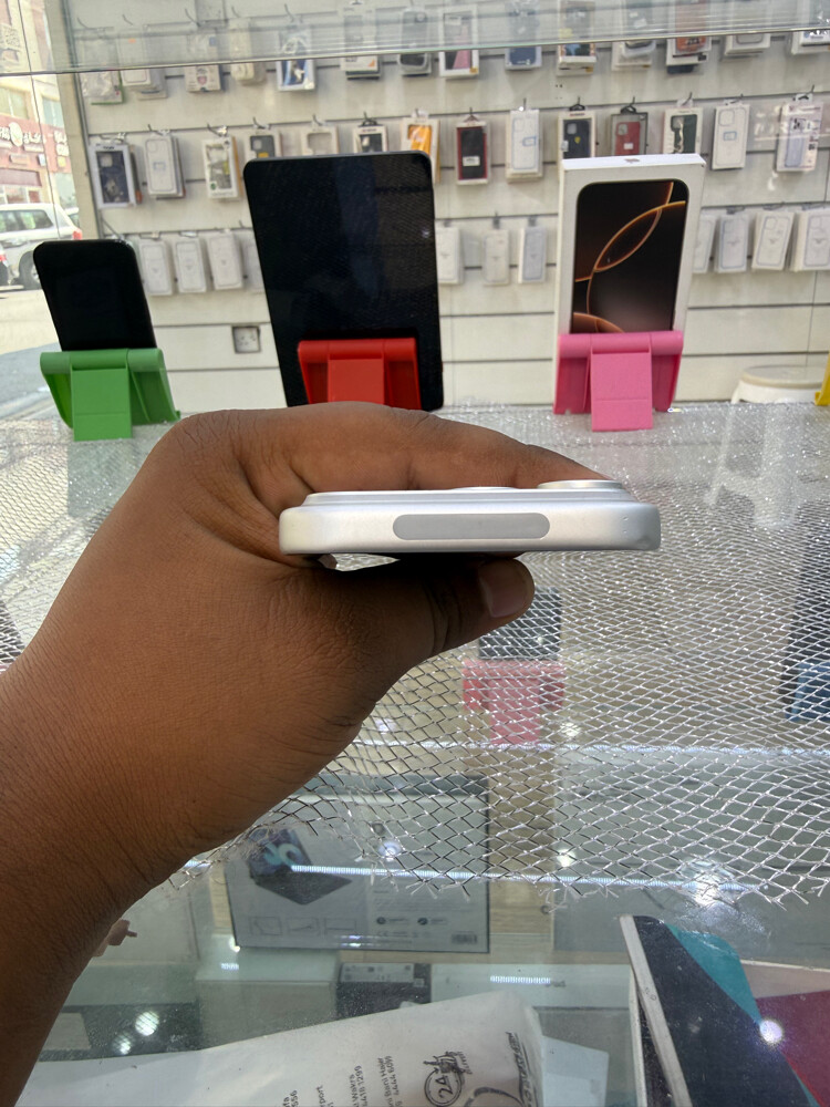 17 pro 256GB - 9