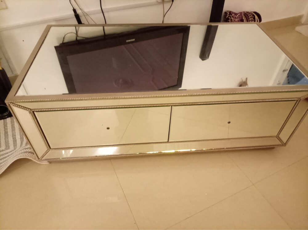 طاوله تلفزيون للبيع بحاله ممتازه - 2