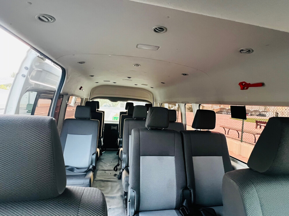 TOYOTA HIACE 2022  - 4