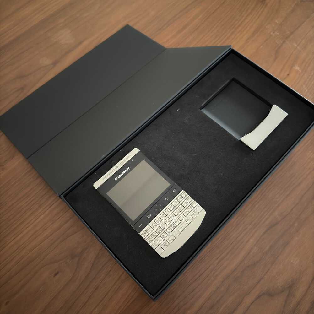 BlackBerry Porsche - 1
