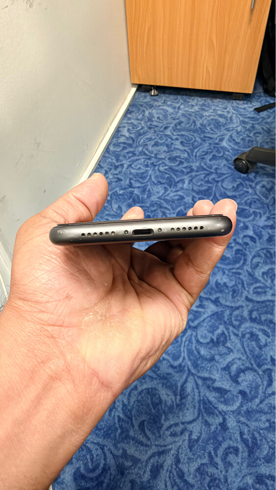 iPhone 11 for Sale – Black 128gb - 2