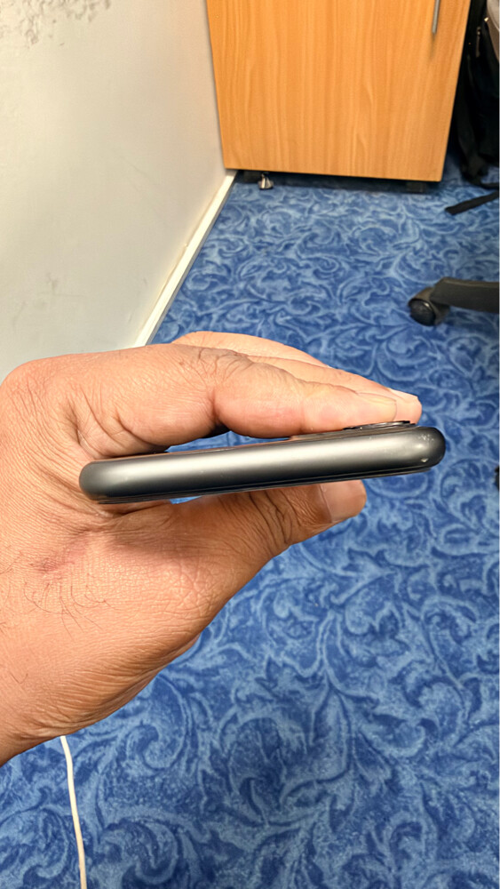 iPhone 11 for Sale – Black 128gb - 3