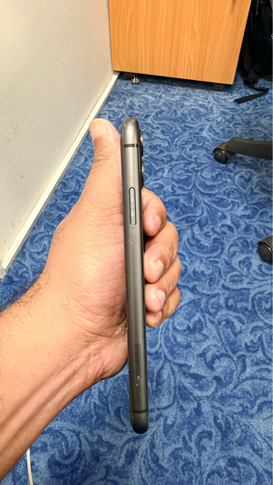 iPhone 11 for Sale – Black 128gb - 7