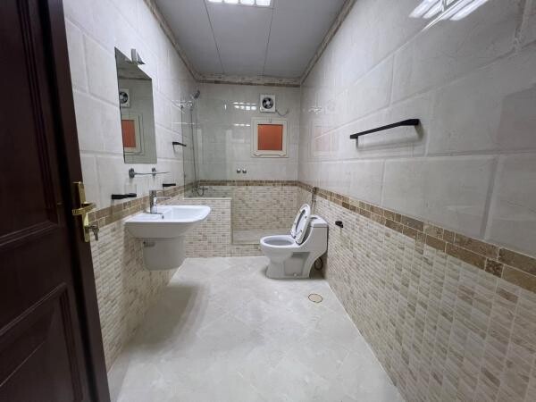 Flat for rent in al wakrah 3bhk - 6