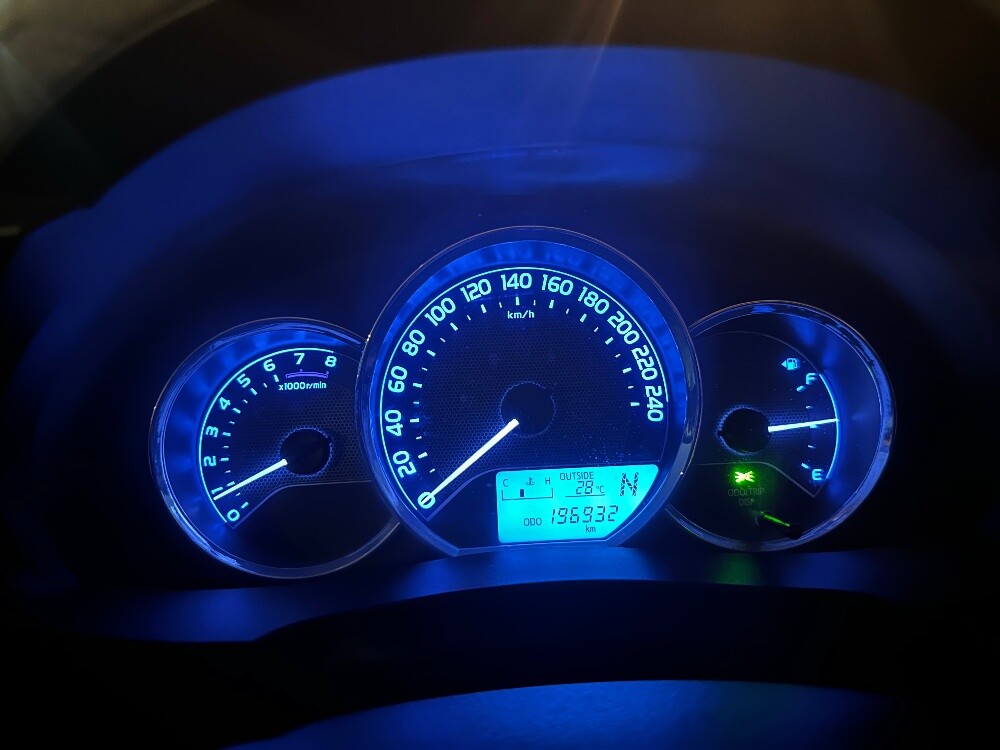 ٢٠١٥ تويوتا كورولا ماكينة ٢٠٠٠ - 4