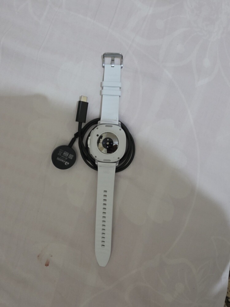 Samsung Galaxy Watch 8 Classic - 1
