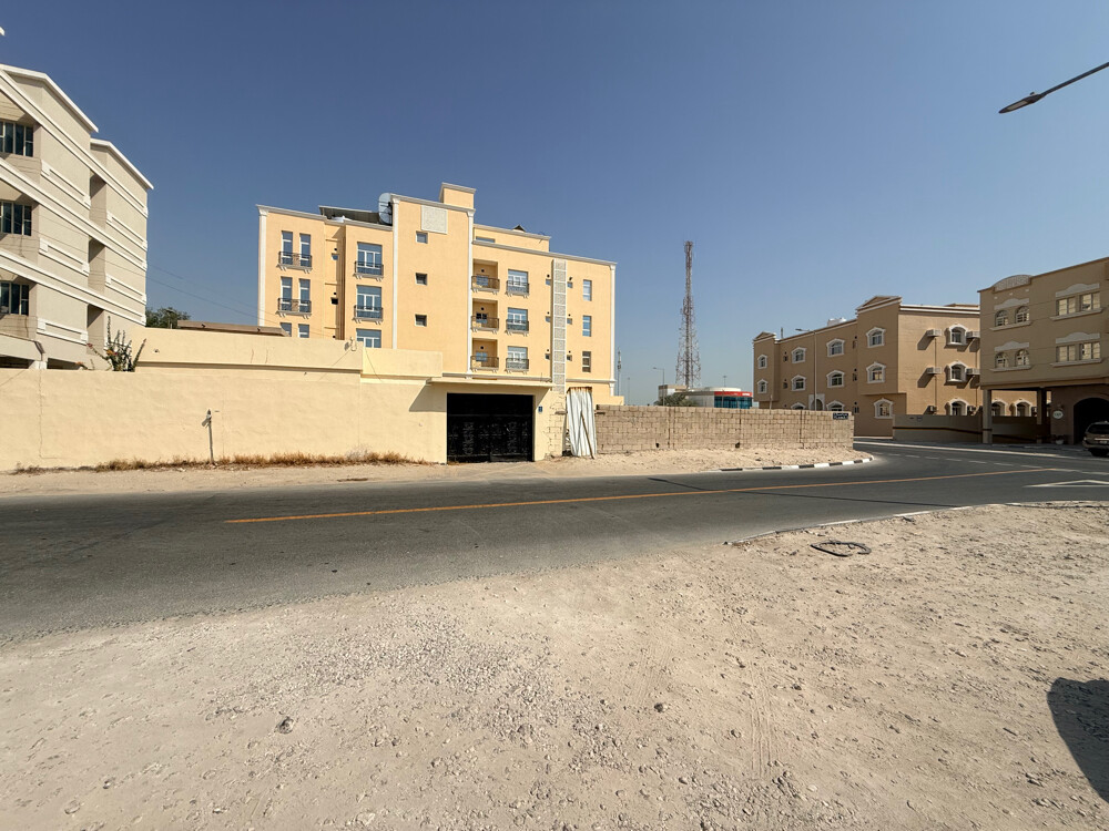 ارض عمارات مميزه للبيع الوكره - 4