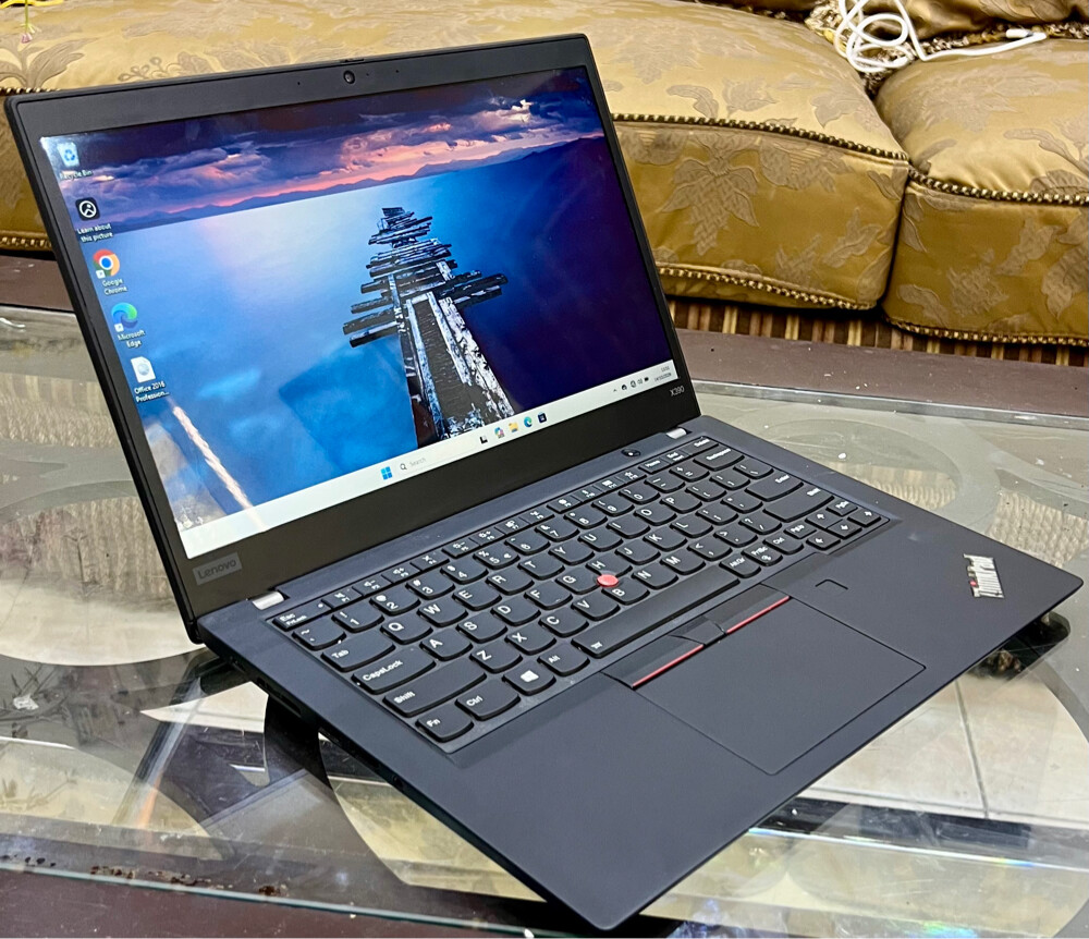 Lenovo.8th Generation original  - 4