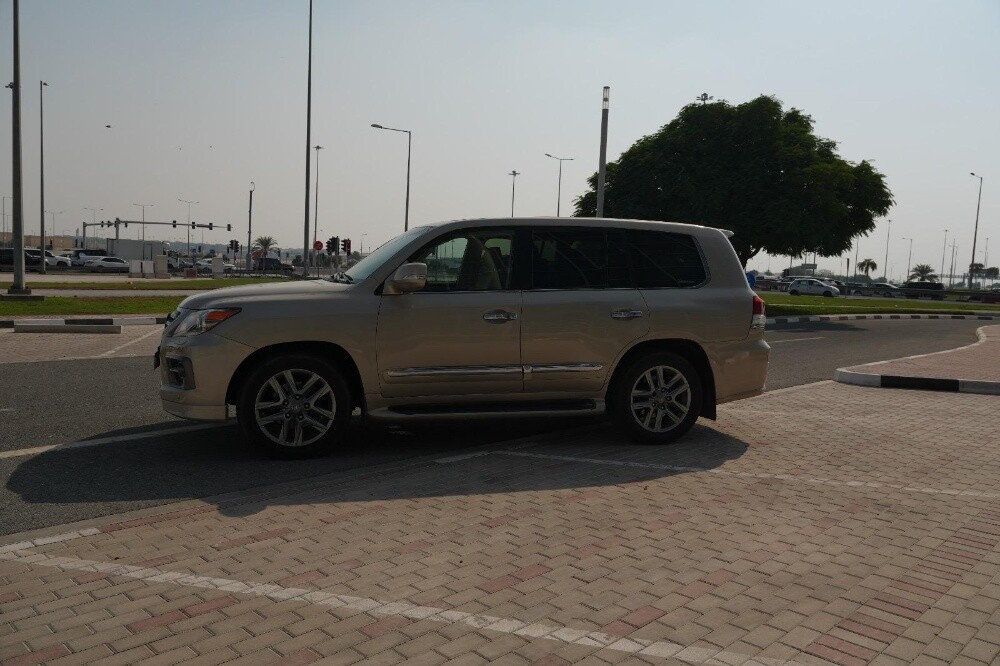 lexus lx 570 s - 8