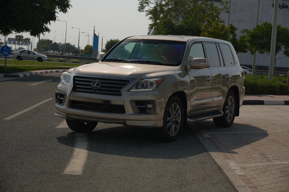 lexus lx 570 s - 1