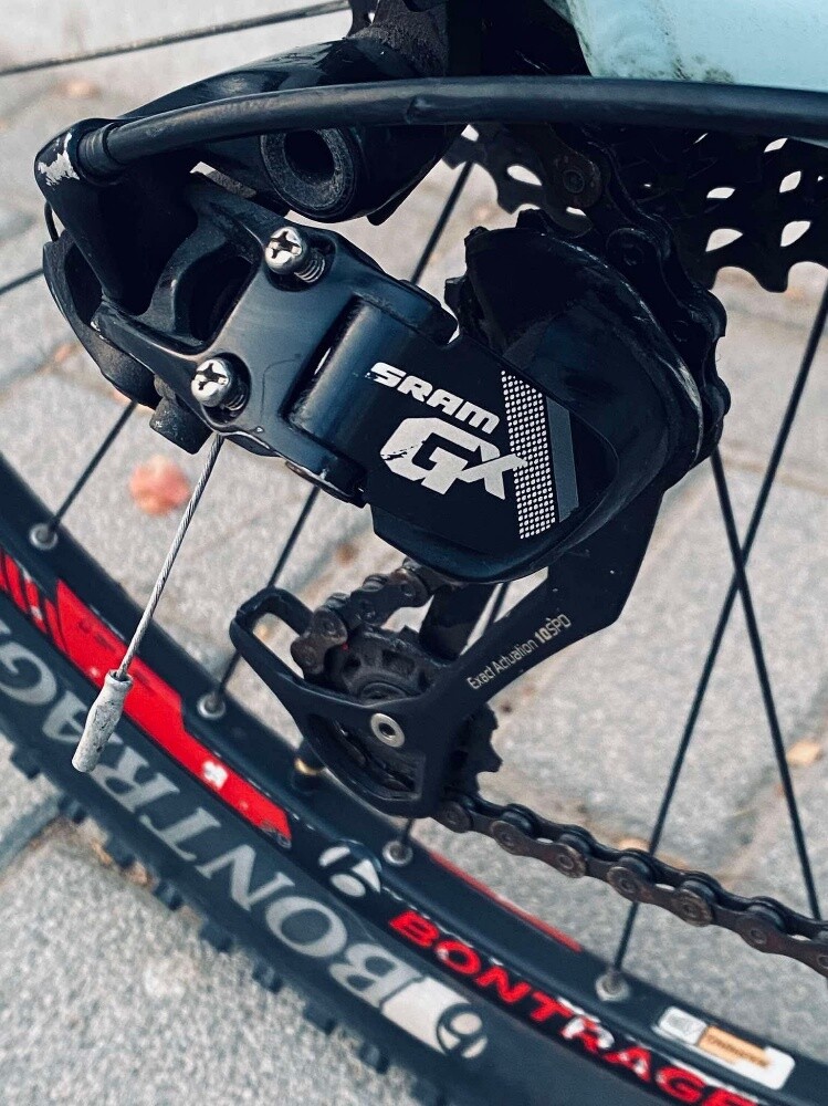 RUSH SALE - TREK X-CALIBER 8 - 6