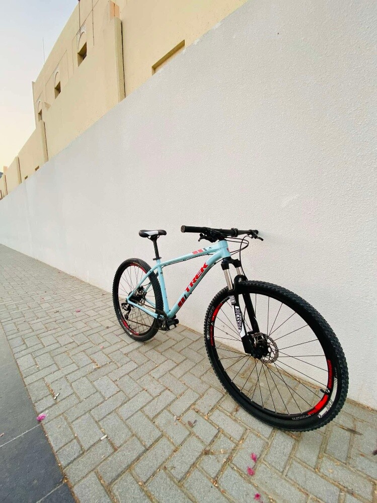 RUSH SALE - TREK X-CALIBER 8 - 13