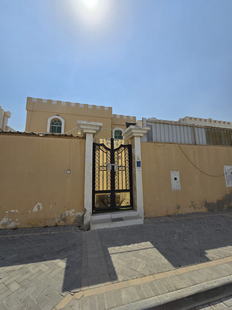للبيع فيلا دورين فى معيذر الريان - 2