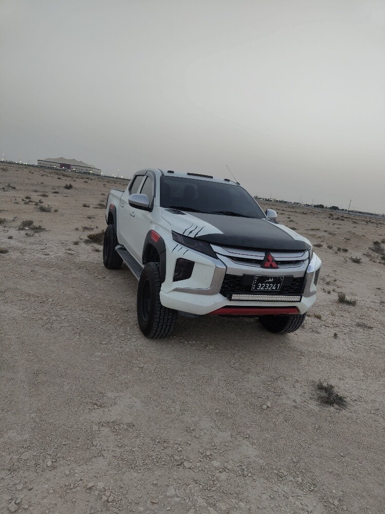 Mitsubishi pickup - 4