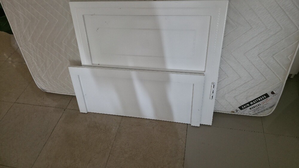 سرير ابيض - 1