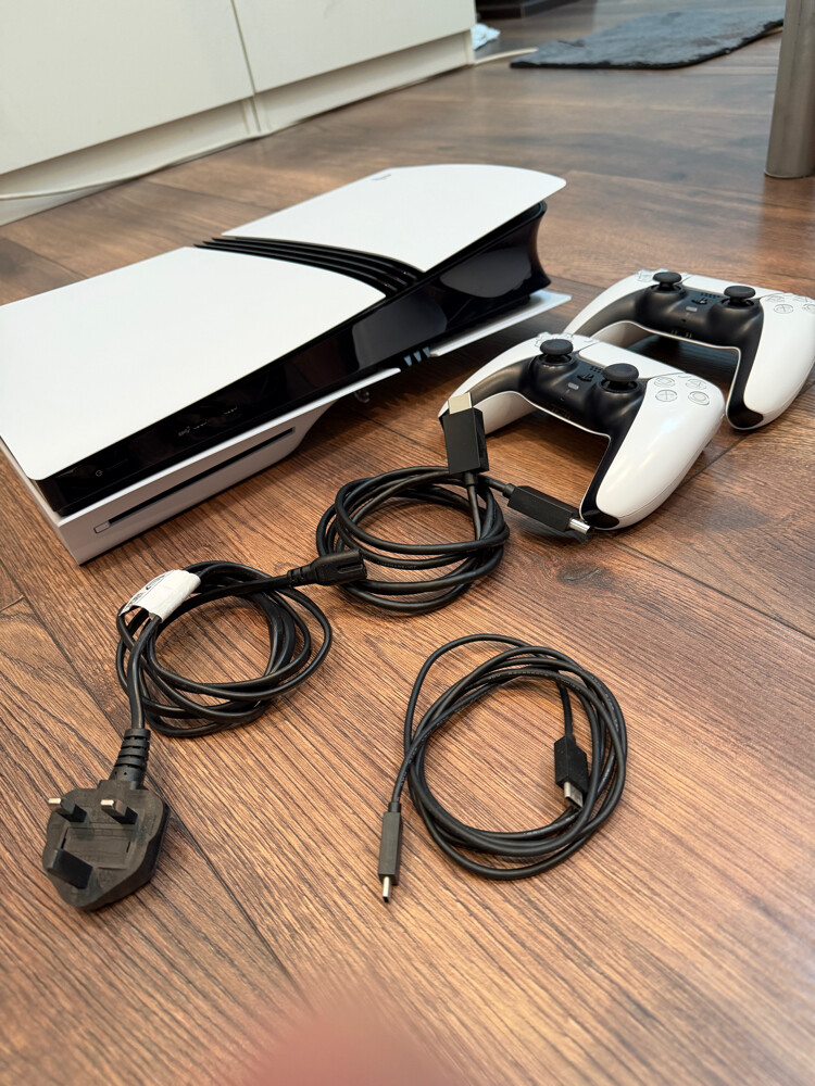 PS 5 Pro Disc - 3